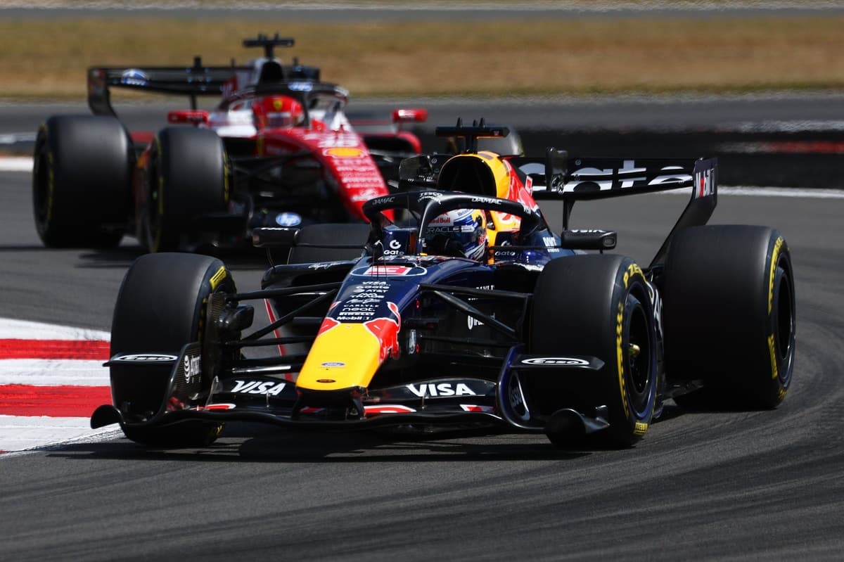 ФИА изучает вращающиеся задние антикрылья Red Bull и Ferrari после аварий Ферстаппена