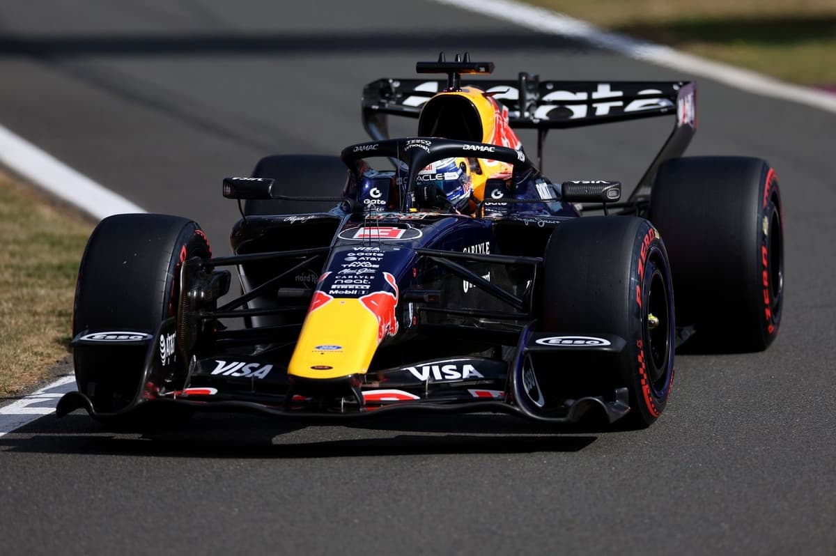 Red Bull расследует поломку заднего антикрыла Макса Ферстаппена