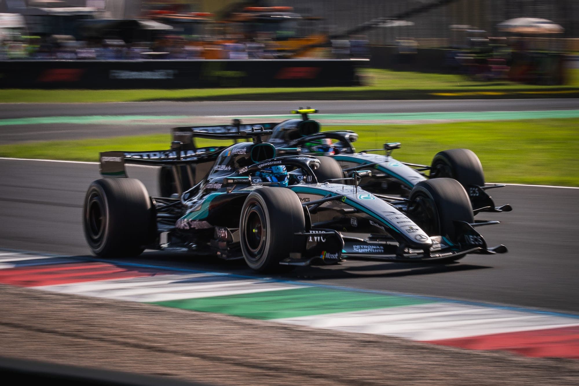 Ferrari и проблема управления гонщиками: чему можно научиться у McLaren и Mercedes